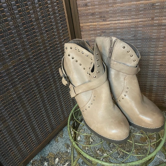 Lugged Sole, Stud Embellished Booties, - Picture 4 of 6